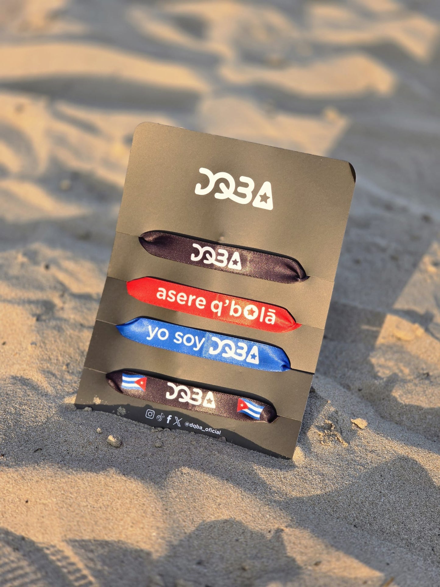 Pack exclusivo de 4 pulseras DQBA